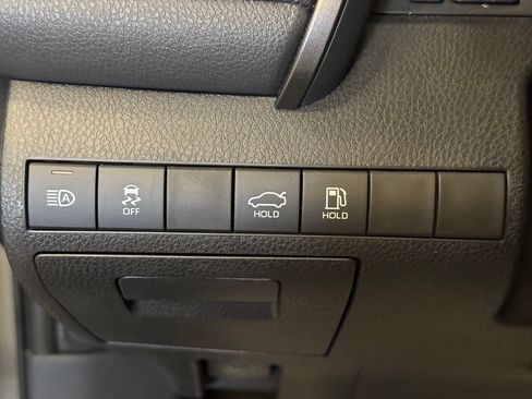 Used 2020 Toyota Camry SE AWD/4WD image 18