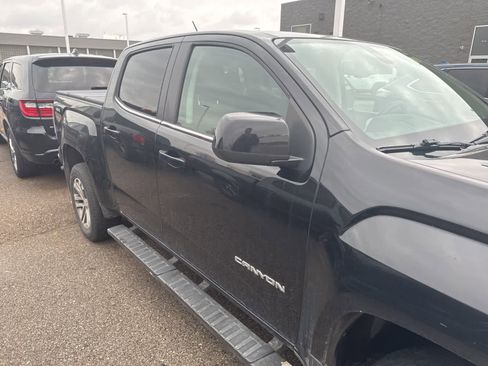 Used 2016 GMC Canyon SLE w/ Nightfall Edition image 18