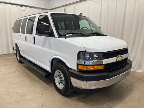 Used 2025 Chevrolet Express 2500 LT w/ LT Preferred Equipment Group RWD image 1