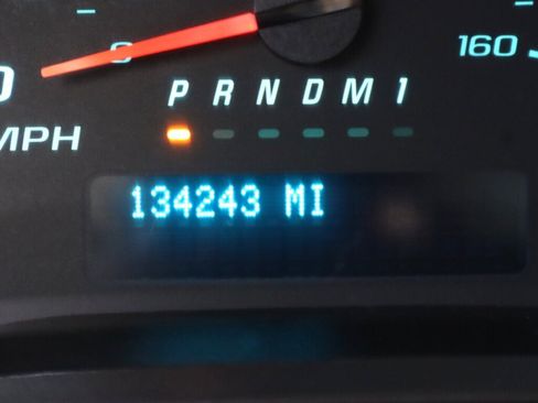 Used 2017 GMC Savana 2500 RWD image 13