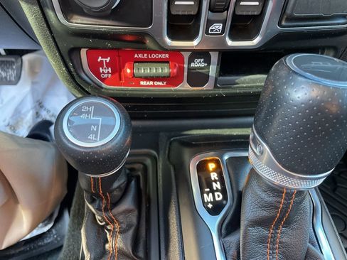 Used 2022 Jeep Gladiator Mojave w/ LED Lighting Group image 8