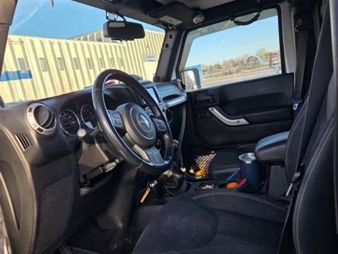 Used 2014 Jeep Wrangler Unlimited Sahara w/ Connectivity Group image 4