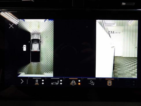 Used 2025 GMC Sierra 2500 AT4 w/ Technology Package AWD/4WD image 25