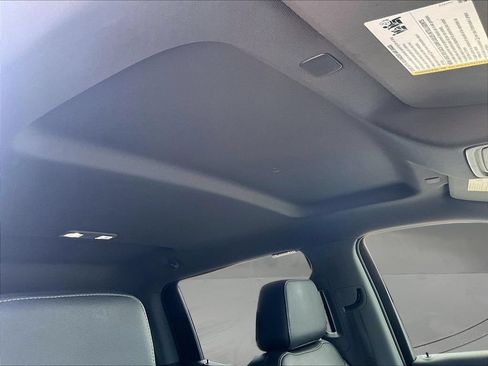 Used 2021 Chevrolet Silverado 1500 LTZ AWD/4WD image 31