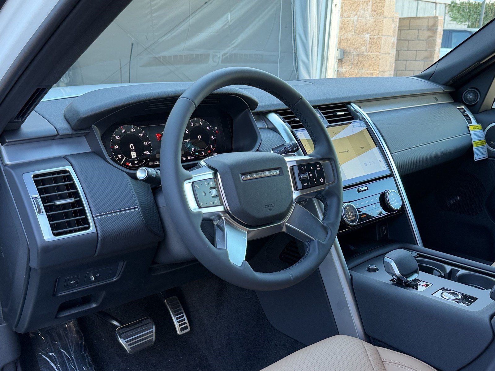 New 2026 Land Rover Discovery Limited Edition AWD/4WD image 4
