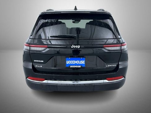 Certified 2024 Jeep Grand Cherokee Limited image 6