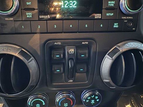 Used 2017 Jeep Wrangler Unlimited Sport w/ Quick Order Package 24S AWD/4WD image 30