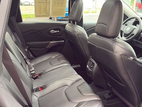 Used 2022 Jeep Cherokee Latitude Lux w/ Sun & Sound Group AWD/4WD image 28