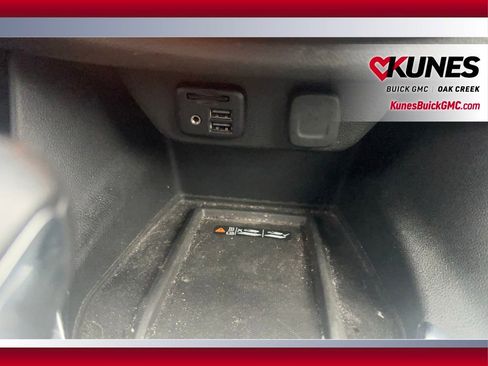 Used 2022 Chevrolet Traverse High Country w/ LPO, 'HIT The Road' Package image 27