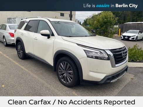 Certified 2024 Nissan Pathfinder SL w/ SL Premium Package AWD/4WD image 1