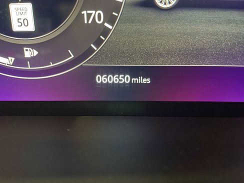 Used 2020 Land Rover Range Rover Long Wheelbase HSE image 25