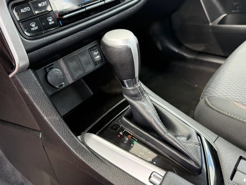 Used 2019 Toyota Corolla LE FWD image 14