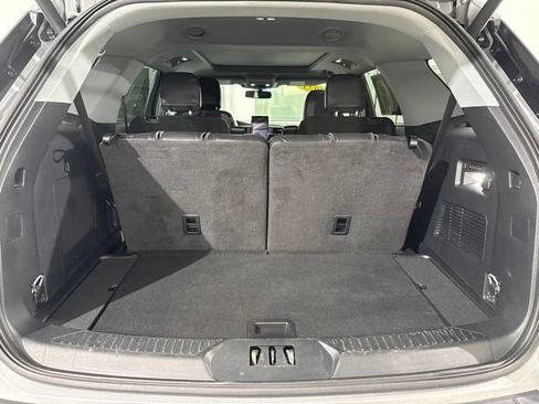Used 2023 Ford Explorer Limited w/ Limited Technology Package RWD image 9