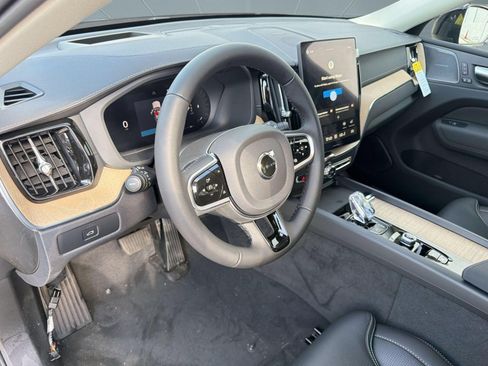 Used 2026 Volvo XC60 B5 Ultra w/ Climate Package AWD/4WD image 4