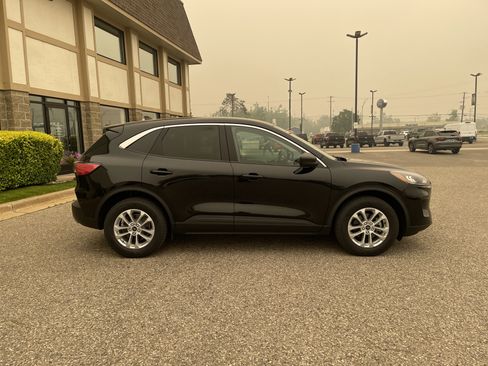Certified 2022 Ford Escape SE AWD/4WD image 3