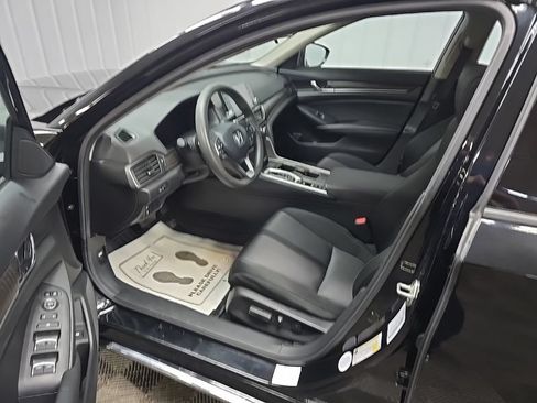 Used 2020 Honda Accord EX image 29