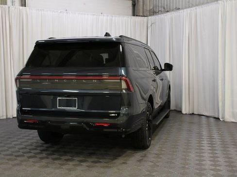 New 2026 Lincoln Navigator L Reserve w/ Jet Appearance Package image 50