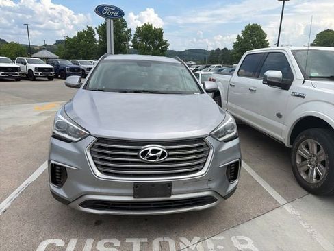 Used 2017 Hyundai Santa Fe SE FWD image 27