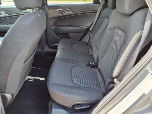 Used 2023 Kia Sportage LX image 28