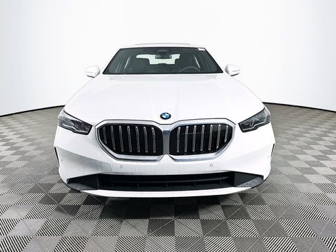 Used 2026 BMW 530i xDrive image 3