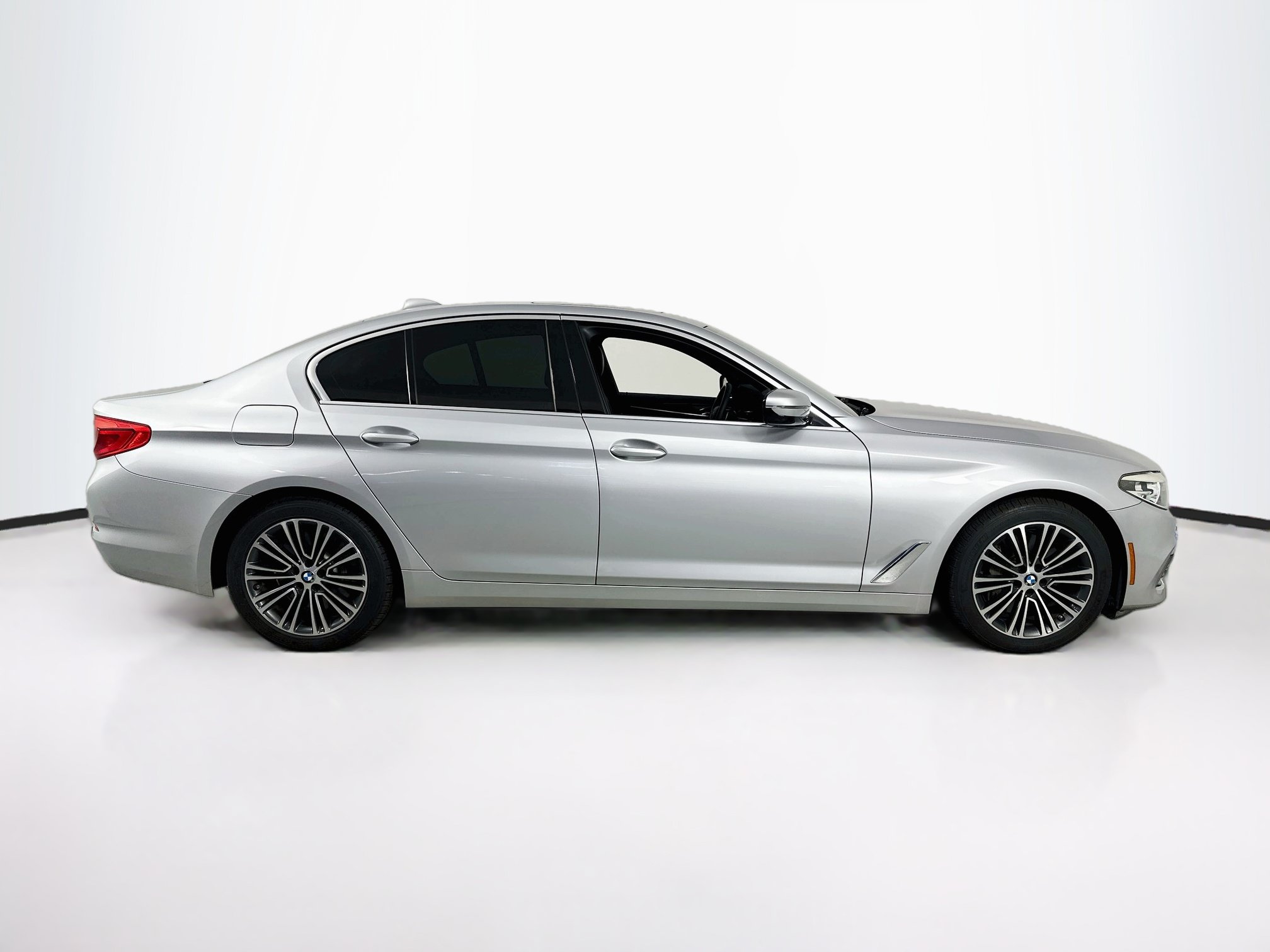 Used 2020 BMW 540i RWD image 4
