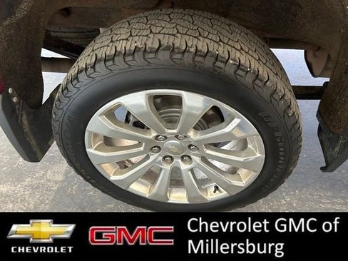 Used 2019 Chevrolet Silverado 1500 High Country w/ Technology Package AWD/4WD image 10