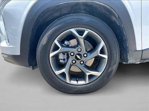 Used 2024 Chevrolet Trax LT w/ Driver Confidence Package FWD image 10