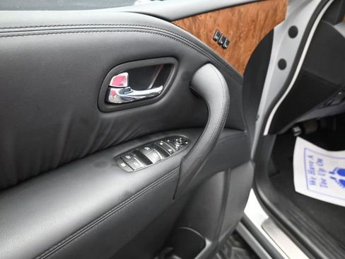 Used 2024 Nissan Armada SL w/ Captain's Chairs Package RWD image 21