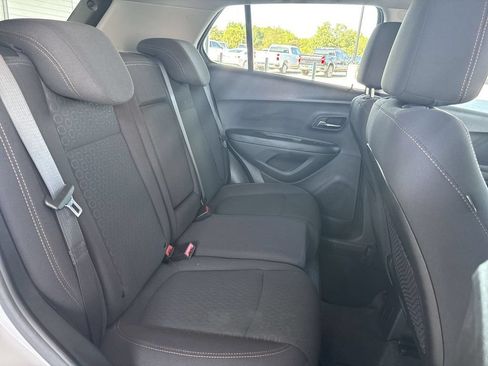 Used 2019 Chevrolet Trax LS FWD image 23