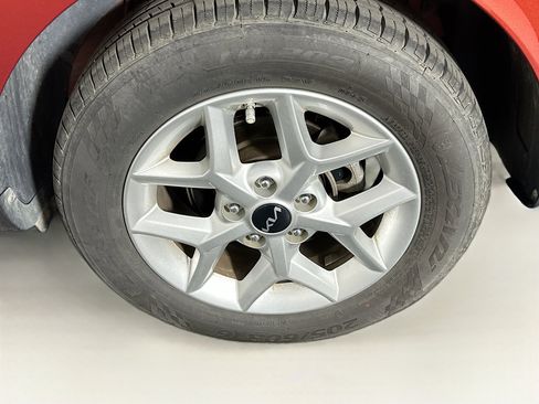 Used 2022 Kia Soul LX w/ Technology Package FWD image 11