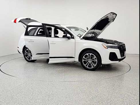 Used 2025 Audi Q7 2.0T Premium Plus w/ Premium Plus Package AWD/4WD image 10