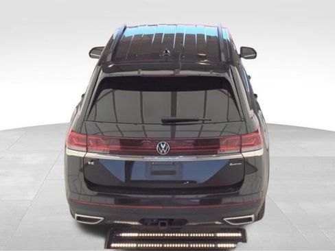 Used 2025 Volkswagen Atlas SE image 7