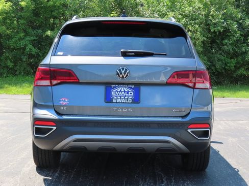 Used 2023 Volkswagen Taos SE w/ Panoramic Sunroof Package AWD/4WD image 13