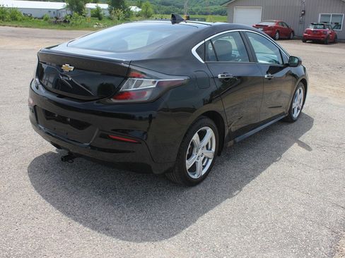 Used 2017 Chevrolet Volt LT w/ Comfort Package FWD image 5