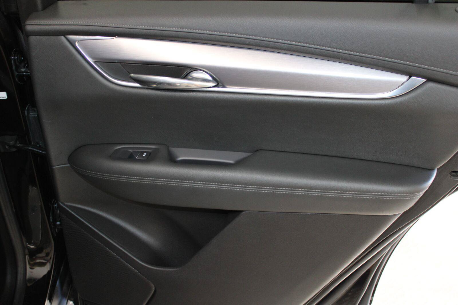Certified 2023 Cadillac XT6 Luxury FWD image 20