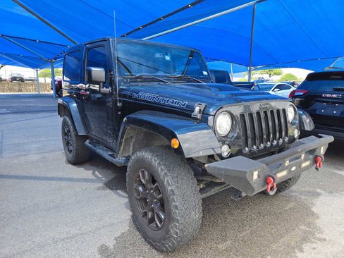 Used 2017 Jeep Wrangler Sahara AWD/4WD image 2