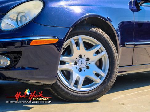 Used 2007 Mercedes-Benz E 320 BlueTEC Sedan image 2