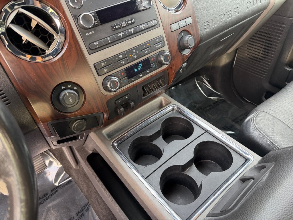 Used 2012 Ford F250 Lariat w/ Lariat Interior Pkg AWD/4WD image 19