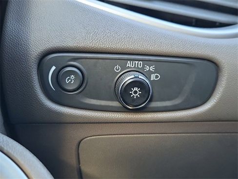 Used 2022 Chevrolet Malibu LS image 24