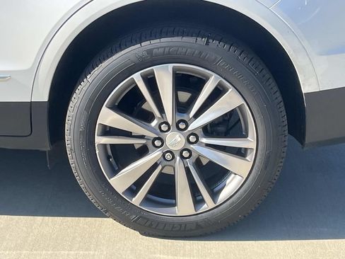 Used 2017 Cadillac XT5 Luxury FWD image 11
