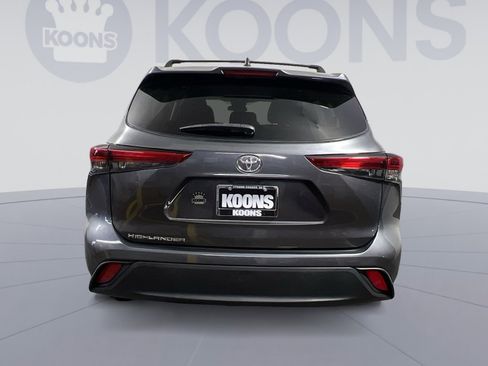 Used 2022 Toyota Highlander L AWD/4WD image 10