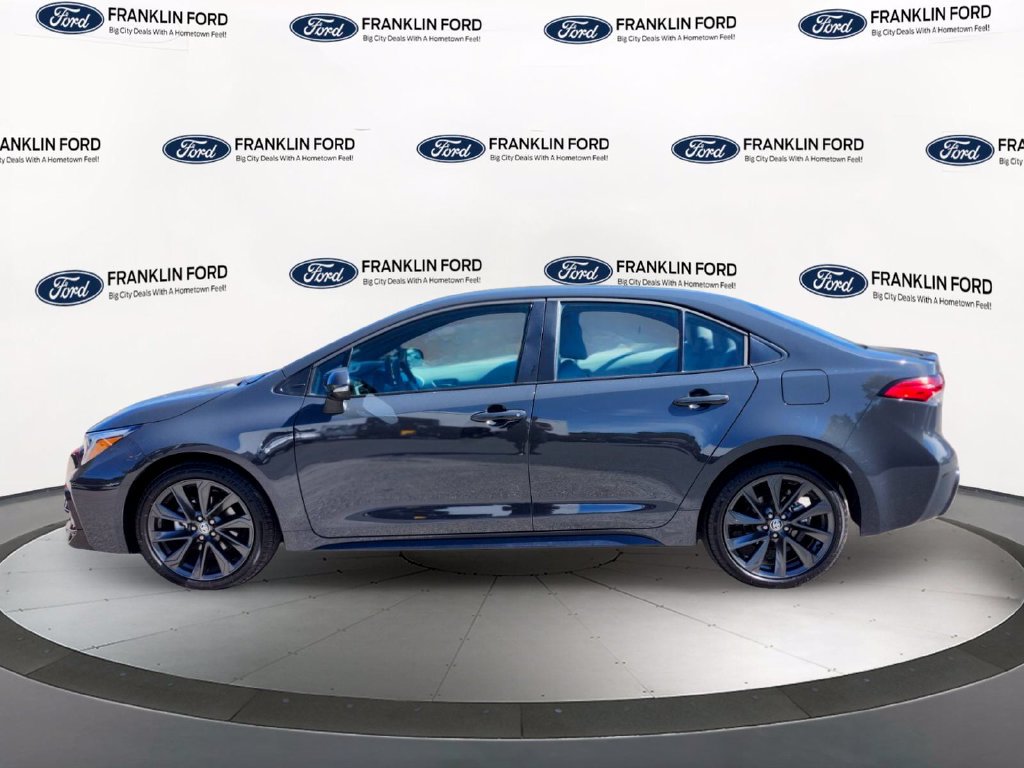 Used 2026 Toyota Corolla SE FWD image 2