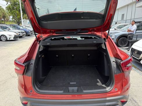 Used 2024 Chevrolet Trax LT w/ Driver Confidence Package FWD image 9
