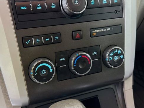 Used 2009 Chevrolet Traverse LT FWD image 16