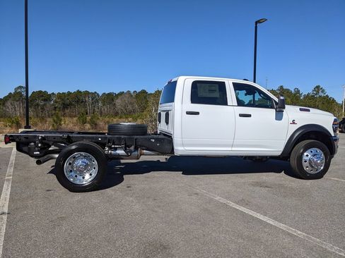 New 2026 RAM 5500 Tradesman w/ Chrome Appearance Group AWD/4WD image 19