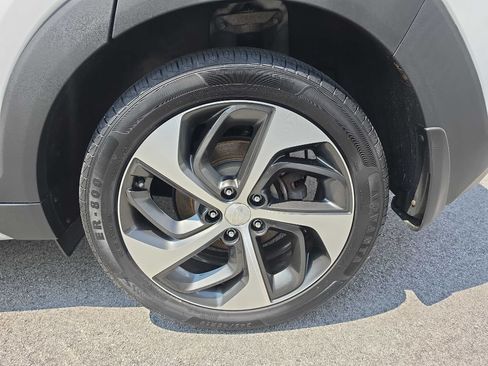 Used 2018 Hyundai Tucson Value AWD/4WD image 4