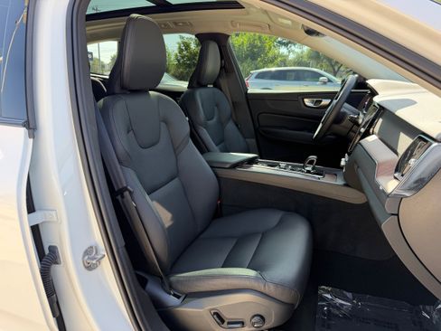 Certified 2024 Volvo XC60 T8 Plus AWD/4WD image 10