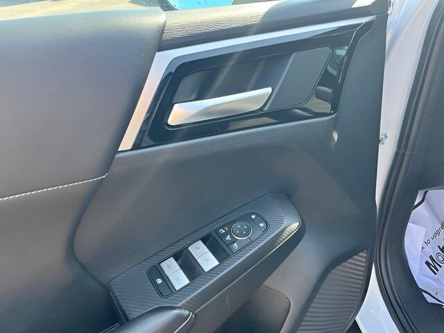 Used 2024 Mitsubishi Outlander SE AWD/4WD image 10