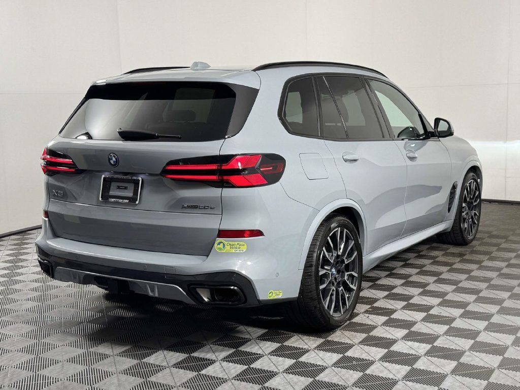 Used 2024 BMW X5 xDrive50e w/ M Sport Package AWD/4WD image 10