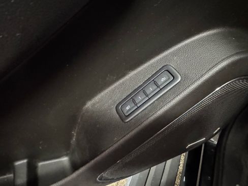 Used 2019 GMC Yukon Denali w/ Denali Ultimate Package AWD/4WD image 21